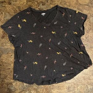 Dark grey old navy floral tee women’s size XL comfy tshirt